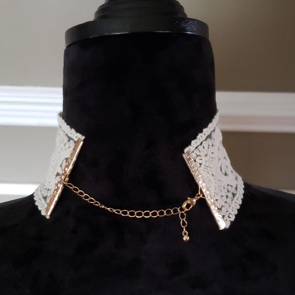 Lace Choker Necklace - Picture 3 of 3